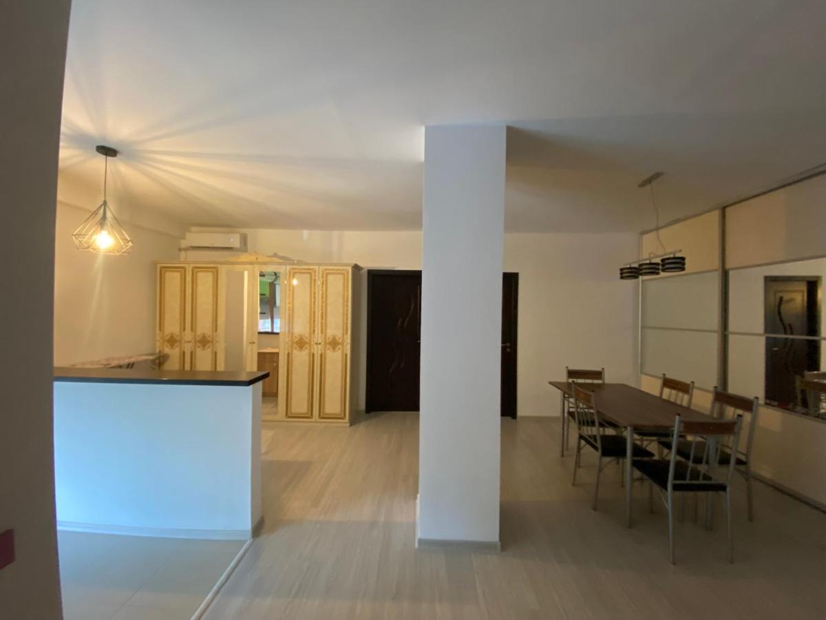 Apartament 3 Camere Bacău Eksteriør billede
